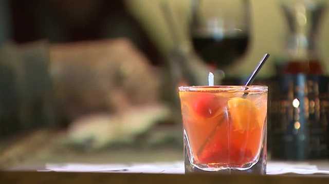 Lawmakers push to make brandy old fashioned Wisconsin's state cocktail - Vimarsana News