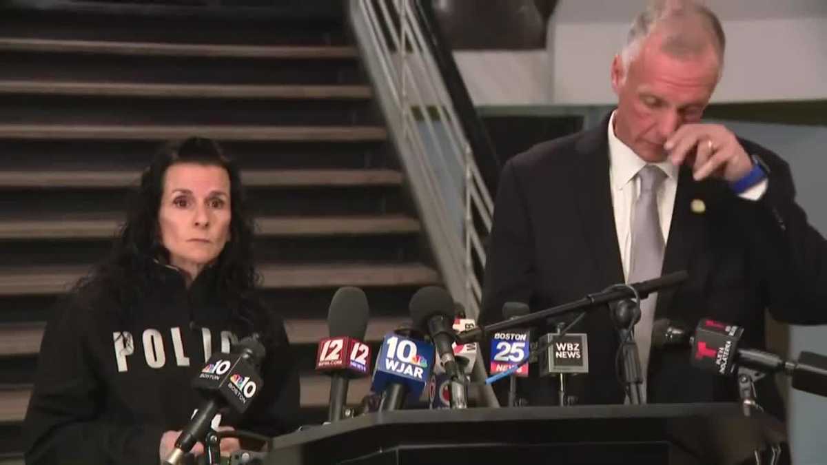Raw video: Pawtucket mayor, police chief discuss hockey arena shooting