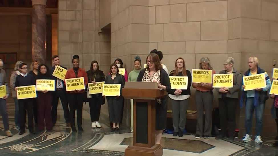 Nebraska lawmakers hold hearing on student restraint bill