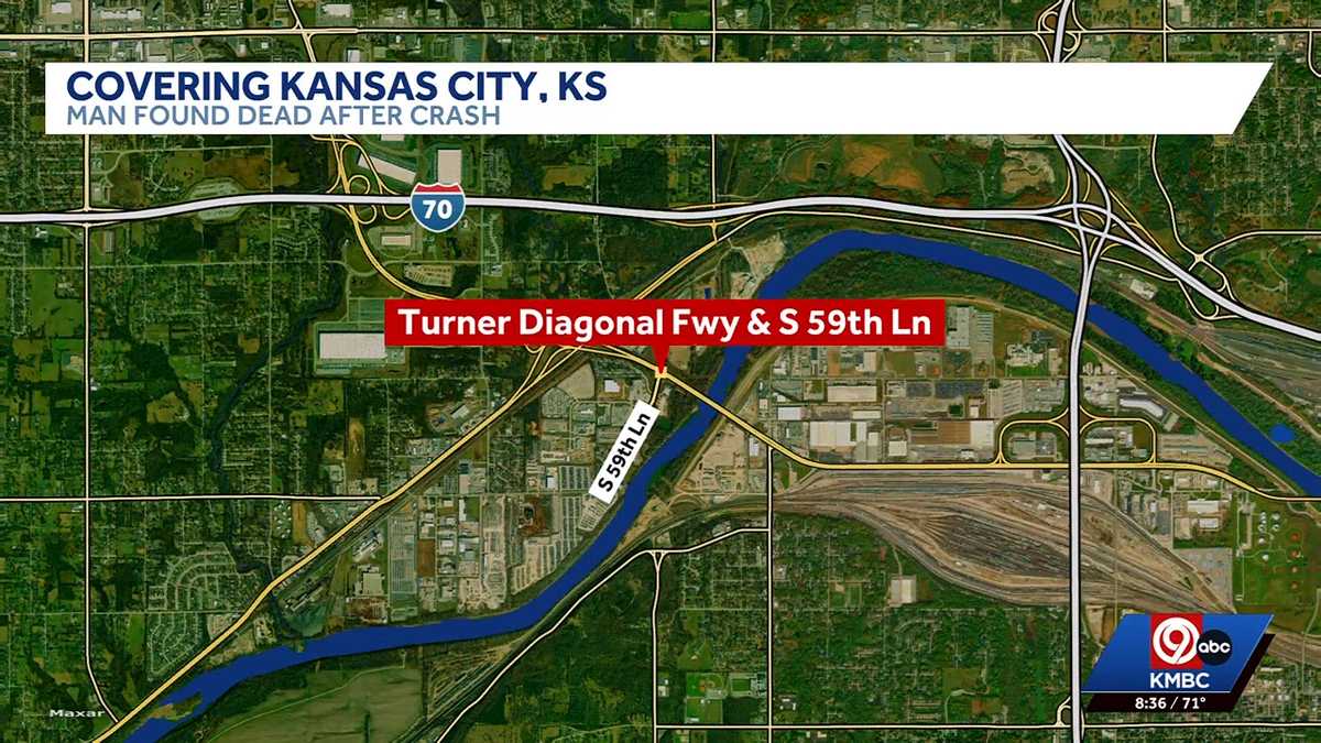 Fatal motorcycle crash under investigation in Kansas City, Kansas