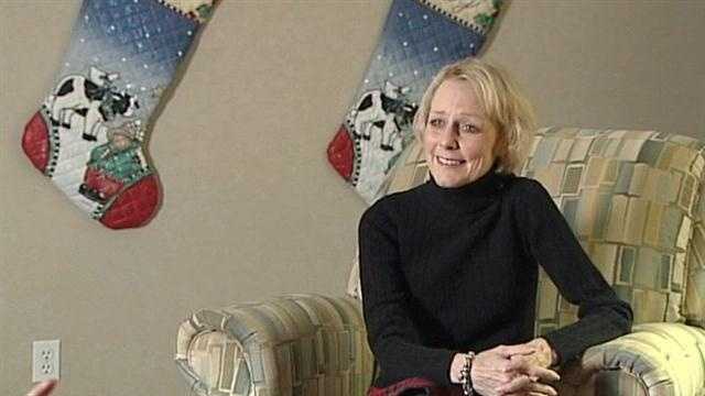 Woman celebrates 1 year after double lung transplant