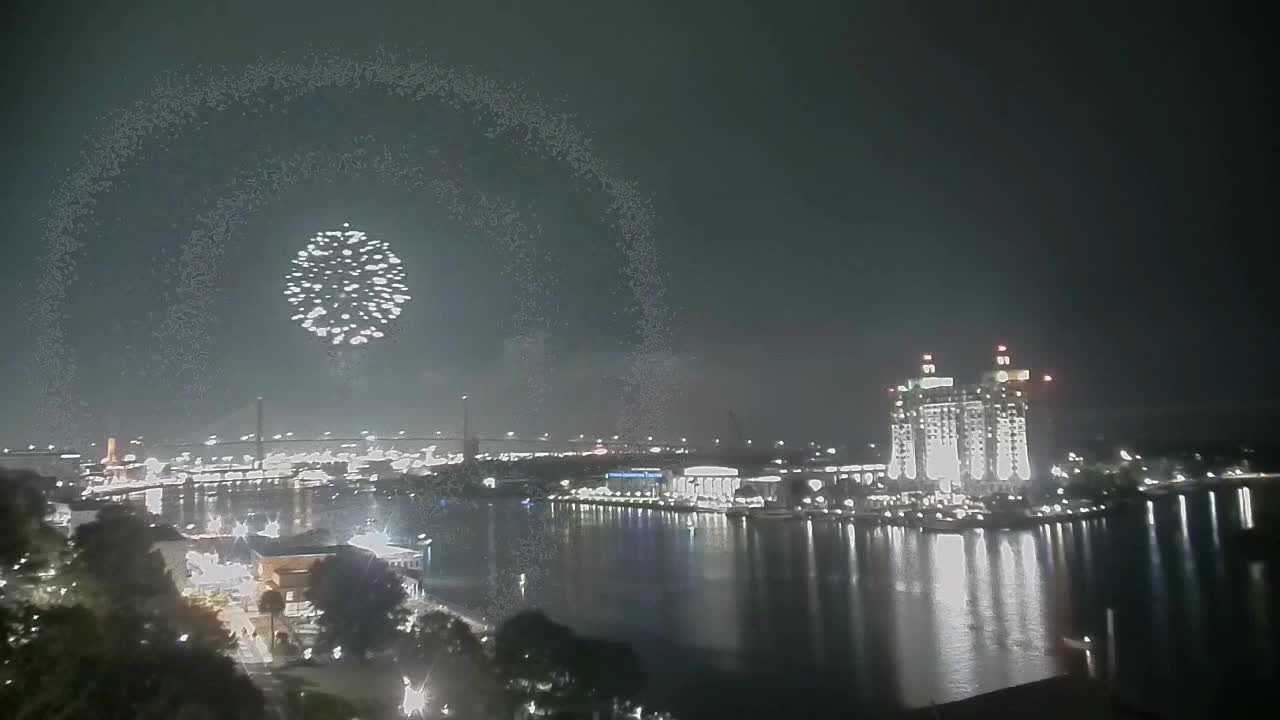 Savannah: Watch the July 4th downtown fireworks celebration