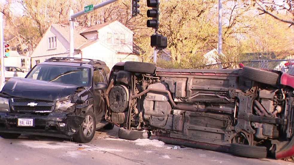 North Omaha crash sends 7 people to the hospital - KETV