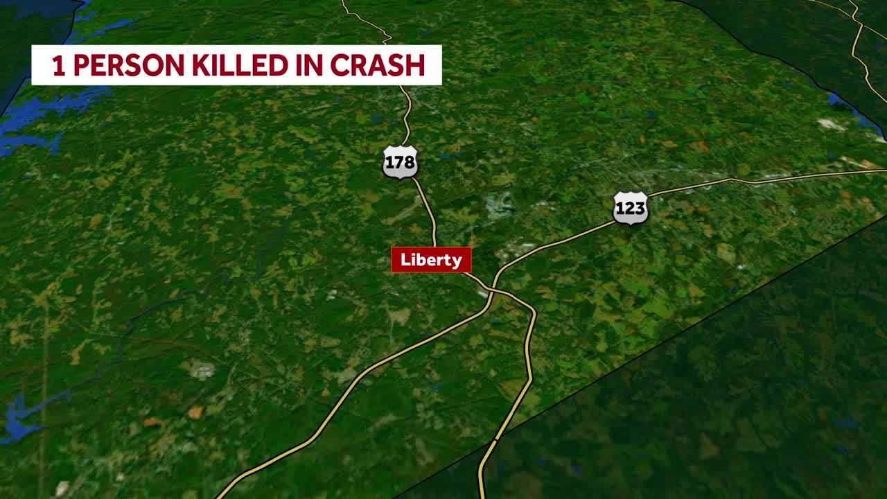 One killed in early morning Pickens County crash