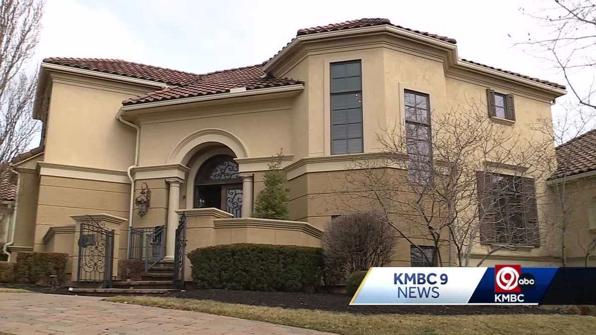 Want to buy Albert Pujols’ furniture from his Kansas City area home? Want to buy Albert Pujols’ furniture from his Kansas City area home?