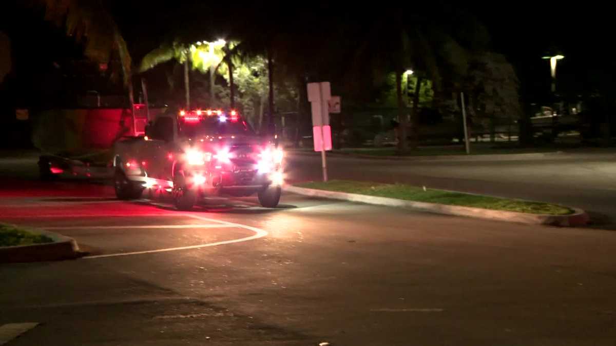 2 dead, 10 rescued after boats collide off Florida coast
