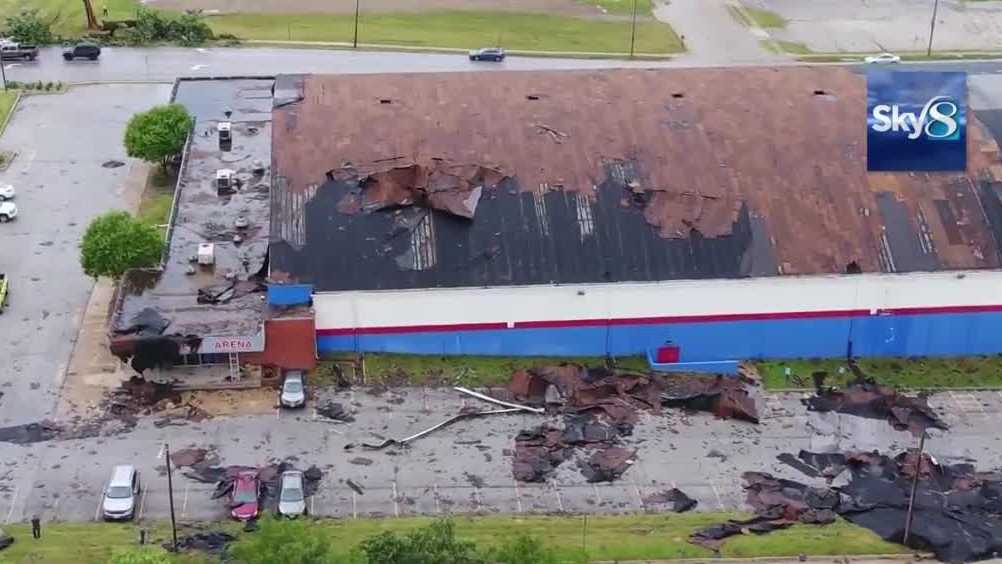 Des Moines Buccaneers lose arena roof in destructive storm