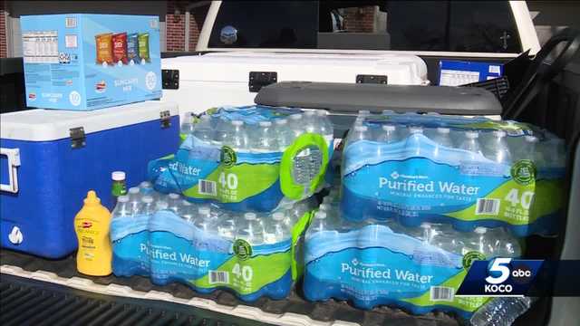 Oklahoma couple helps tornado victims after their work damaged - Vimarsana News