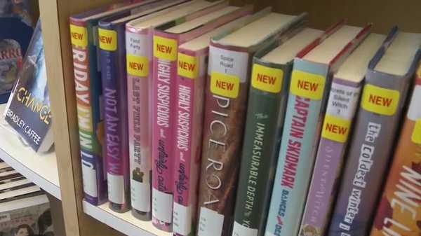 kcci investigates: iowa public school libraries start year with some confusion