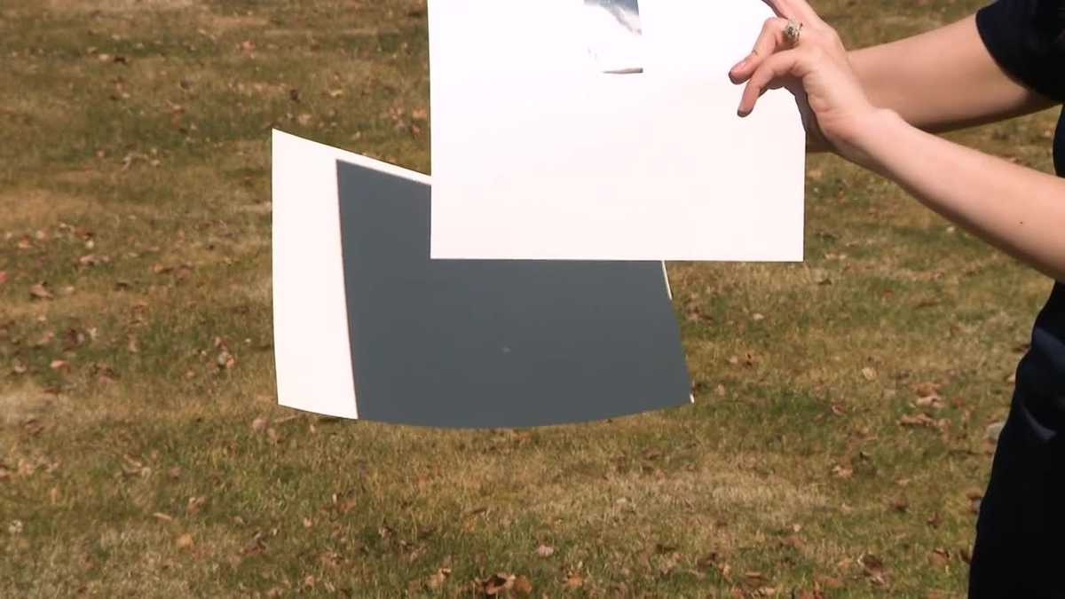 Easy-to-make pinhole projectors for solar eclipse