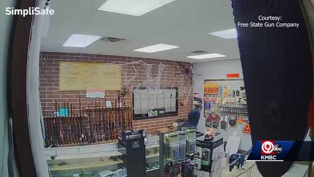 3 in custody in connection with break-ins at Kansas City metro gun stores - Vimarsana News