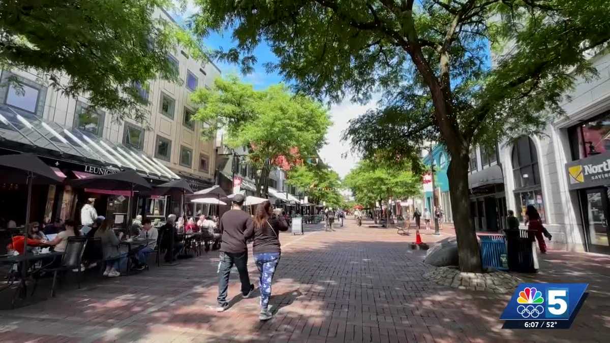 Vermont Gov. Phil Scott and Burlington's mayor meet to discuss future of the city