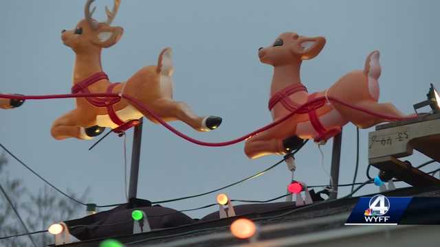 Upstate family keeps Christmas lights up to surprise 91 year old - Vimarsana News