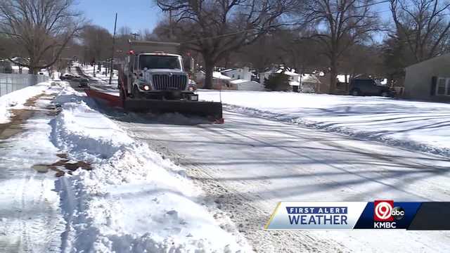 Plow crews across the Kansas City metro continue clearing roads after record snowfall - Vimarsana News