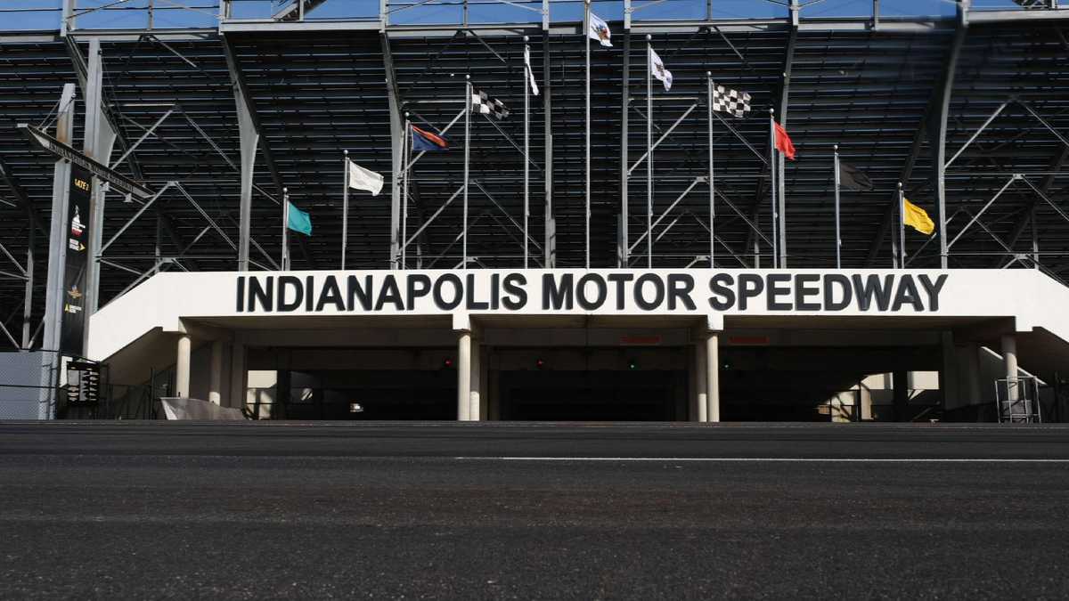 Roger Penske buys Indianapolis Motor Speedway, IndyCar