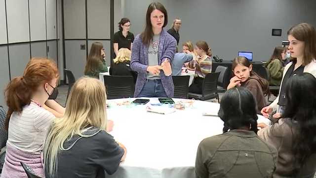 Sisters in STEM hosts dozens of girls at UNO, hoping to inspire next generation of women in STEM - Vimarsana News