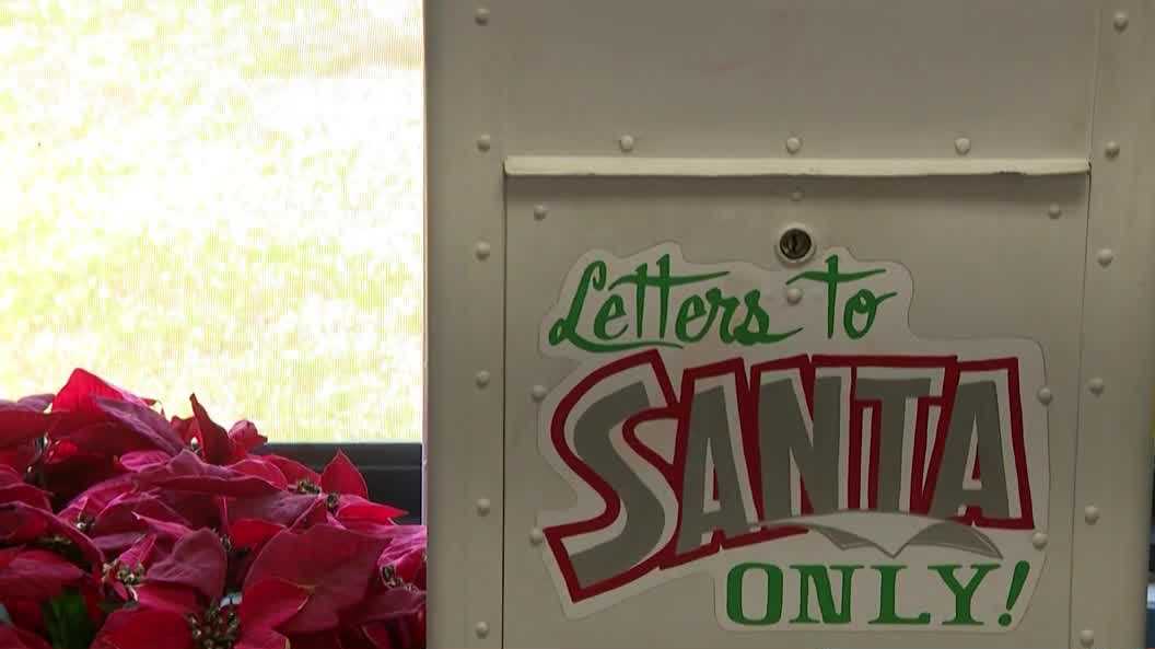Festive Florida town becomes postal hub for Christmas cheer