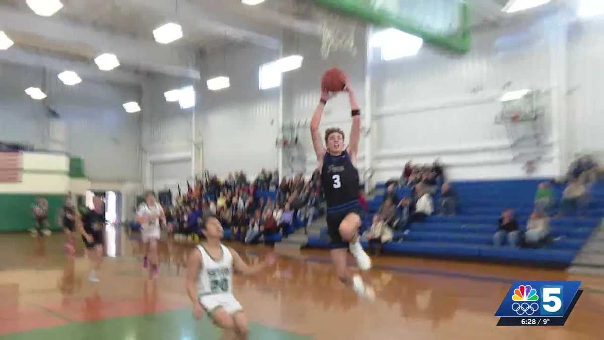 Peru boys' basketball holds off Seton Catholic, 71-54