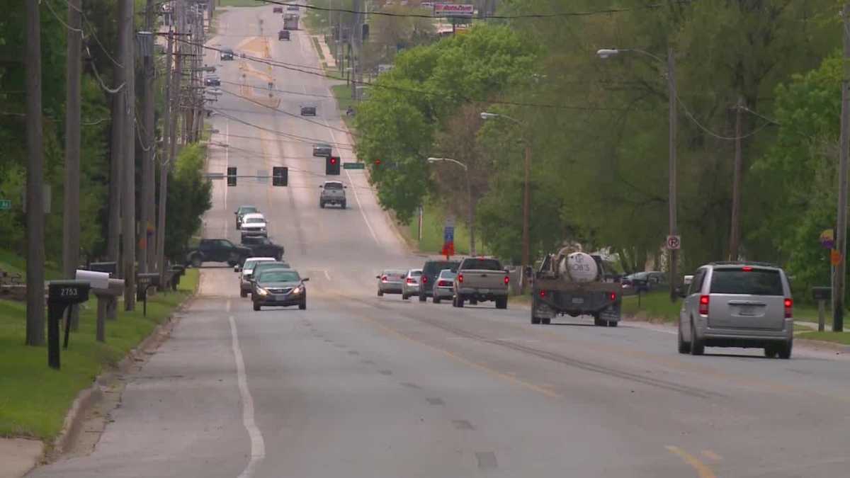 Hubbell Avenue lane changes