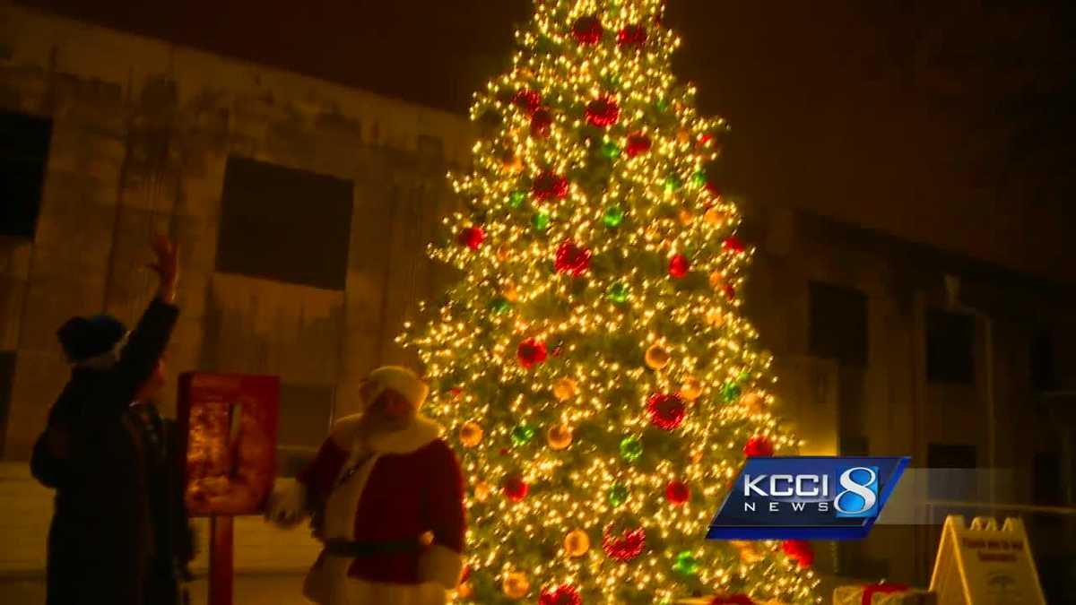 East Village Holiday Promenade marks start of holiday season