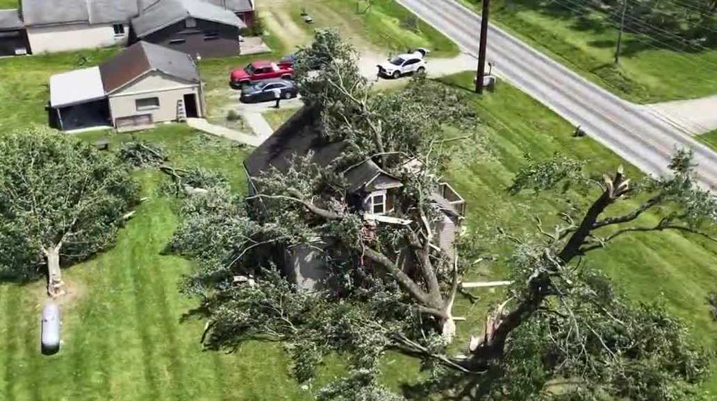 'Like a huge bomb': Jefferson County residents dealing with extensive damage from tornado