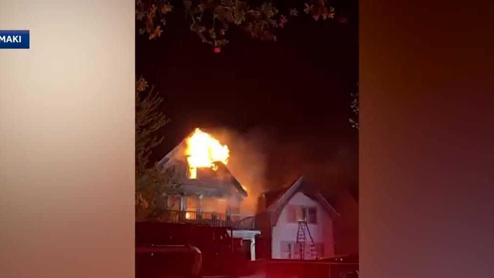 Two Milwaukee homes badly damaged in overnight fire