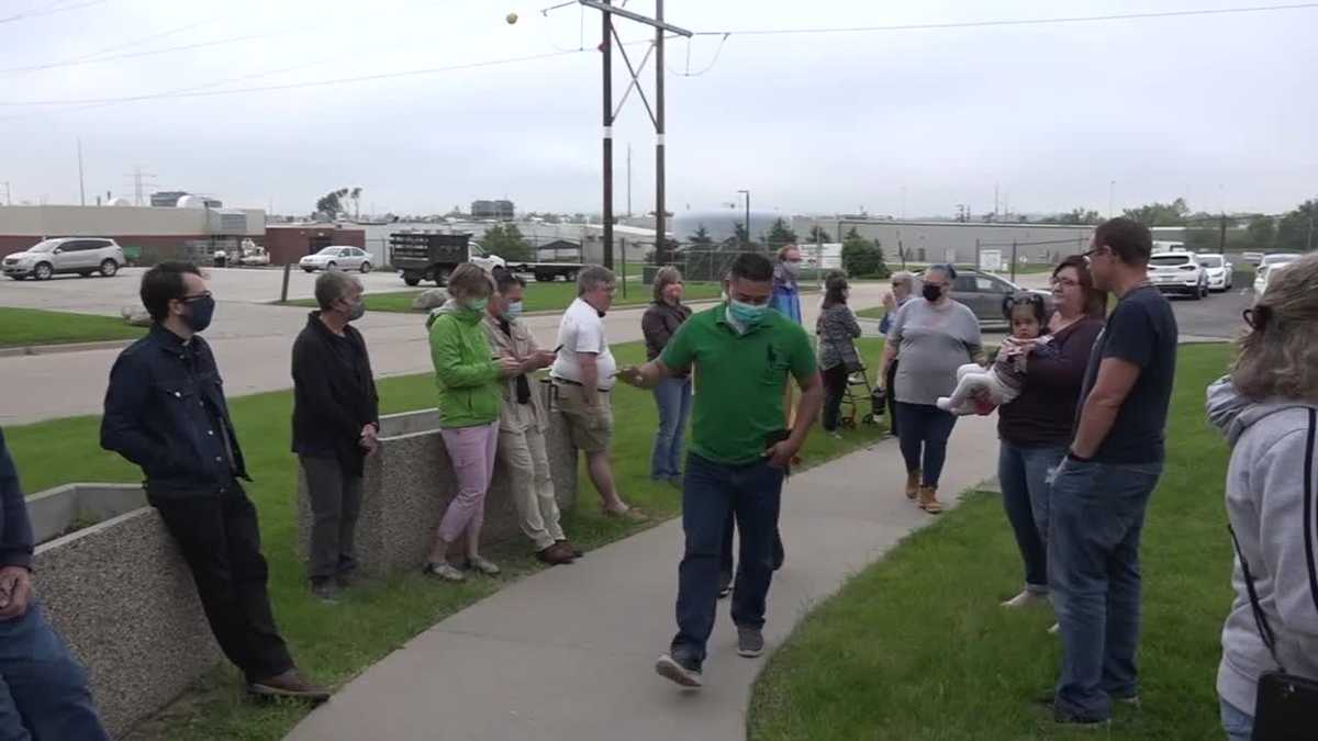 Iowans immigrants to mandatory ICE checkin’s amid