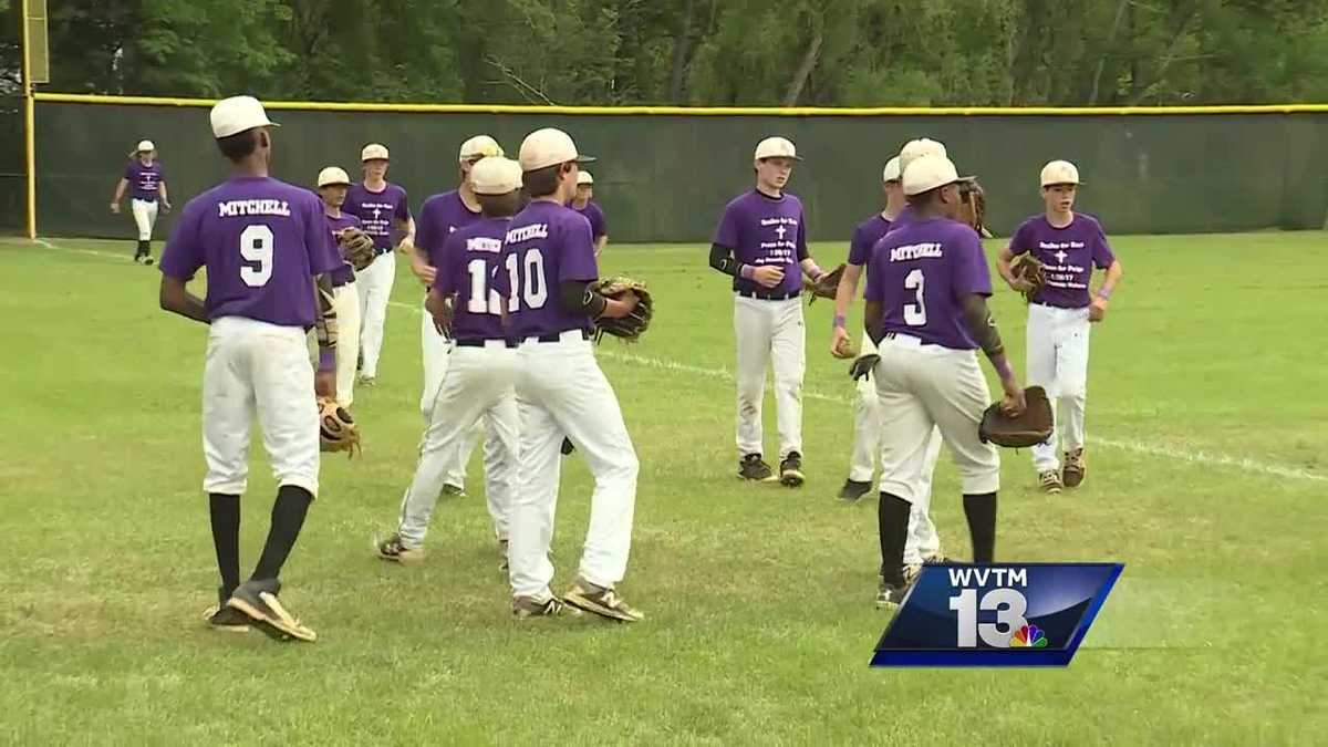 Hale County baseball team raises awareness to domestic violence after