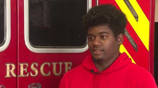 Riviera Beach teen who ran into a burning apartment to save neighbor is recognized - Vimarsana News