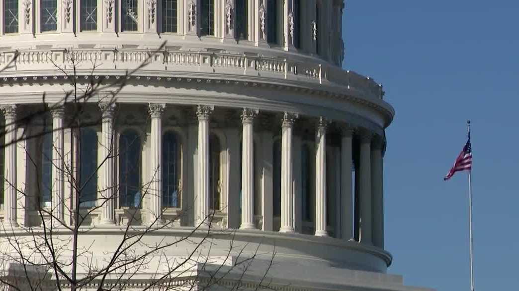How many federal workers are impacted by the government shutdown in New Mexico?