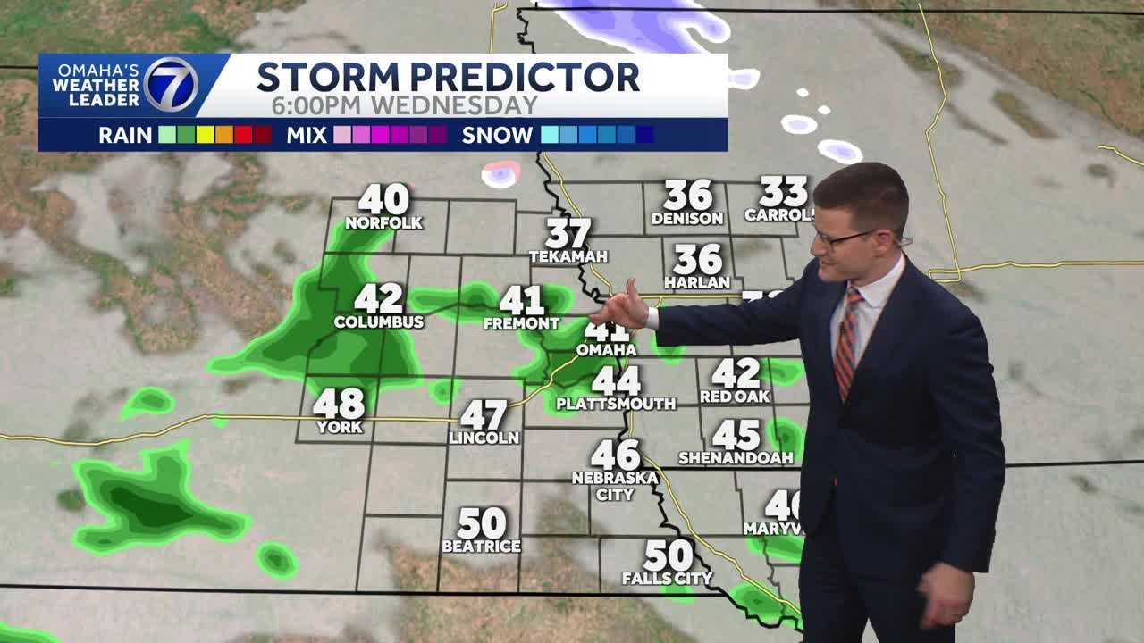 Scattered showers, brief mix possible Wednesday in Omaha area
