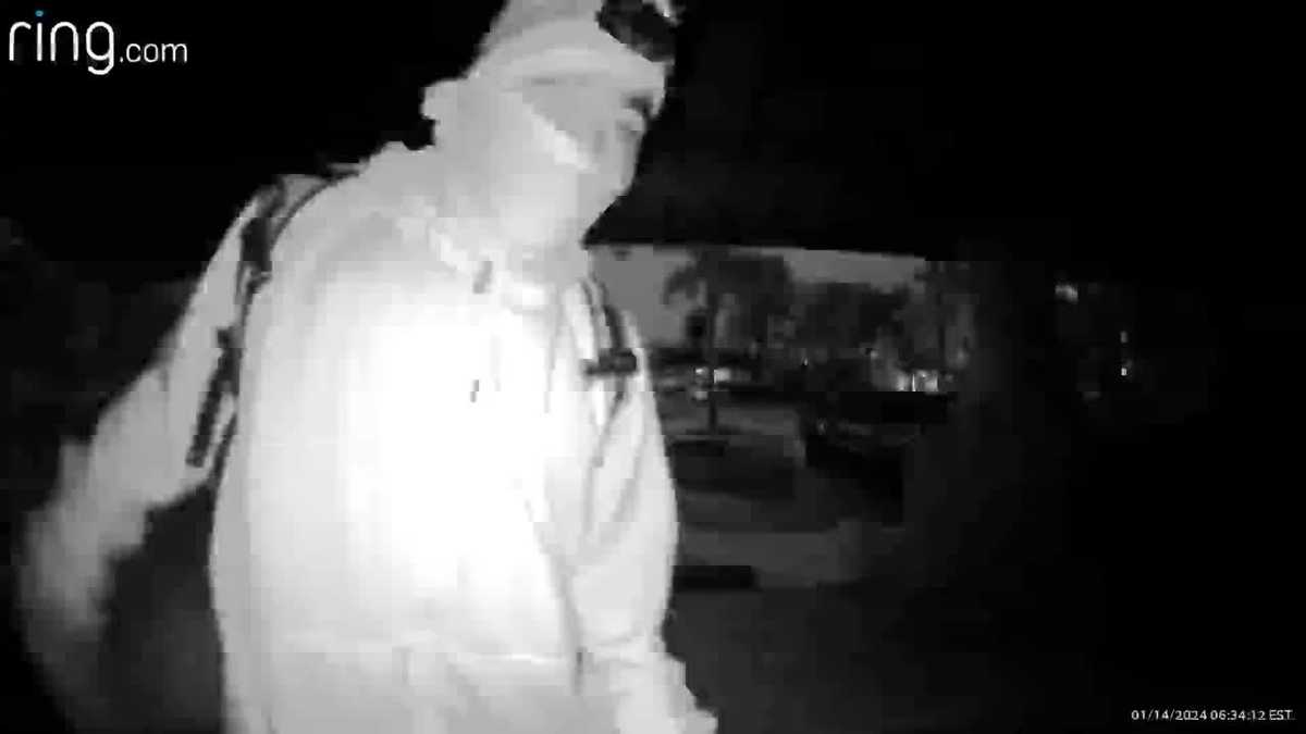 Man caught on camera stealing from Fort Myers cars