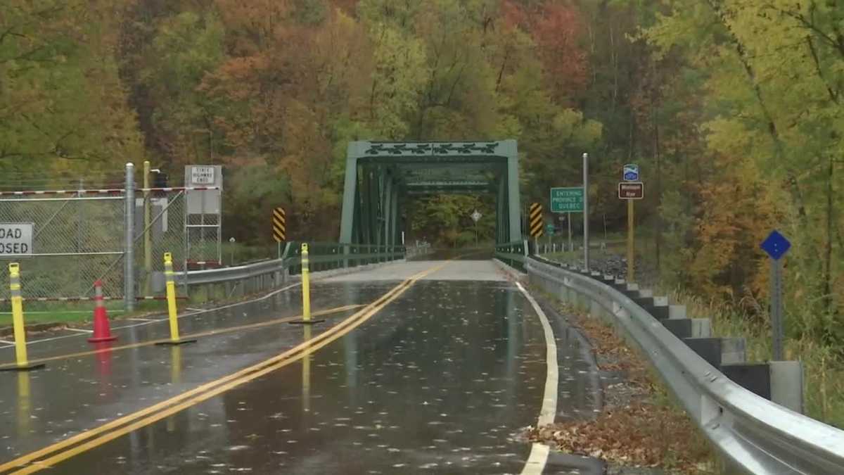 Bridge at VermontQuebec border celebrated at reopening ceremony