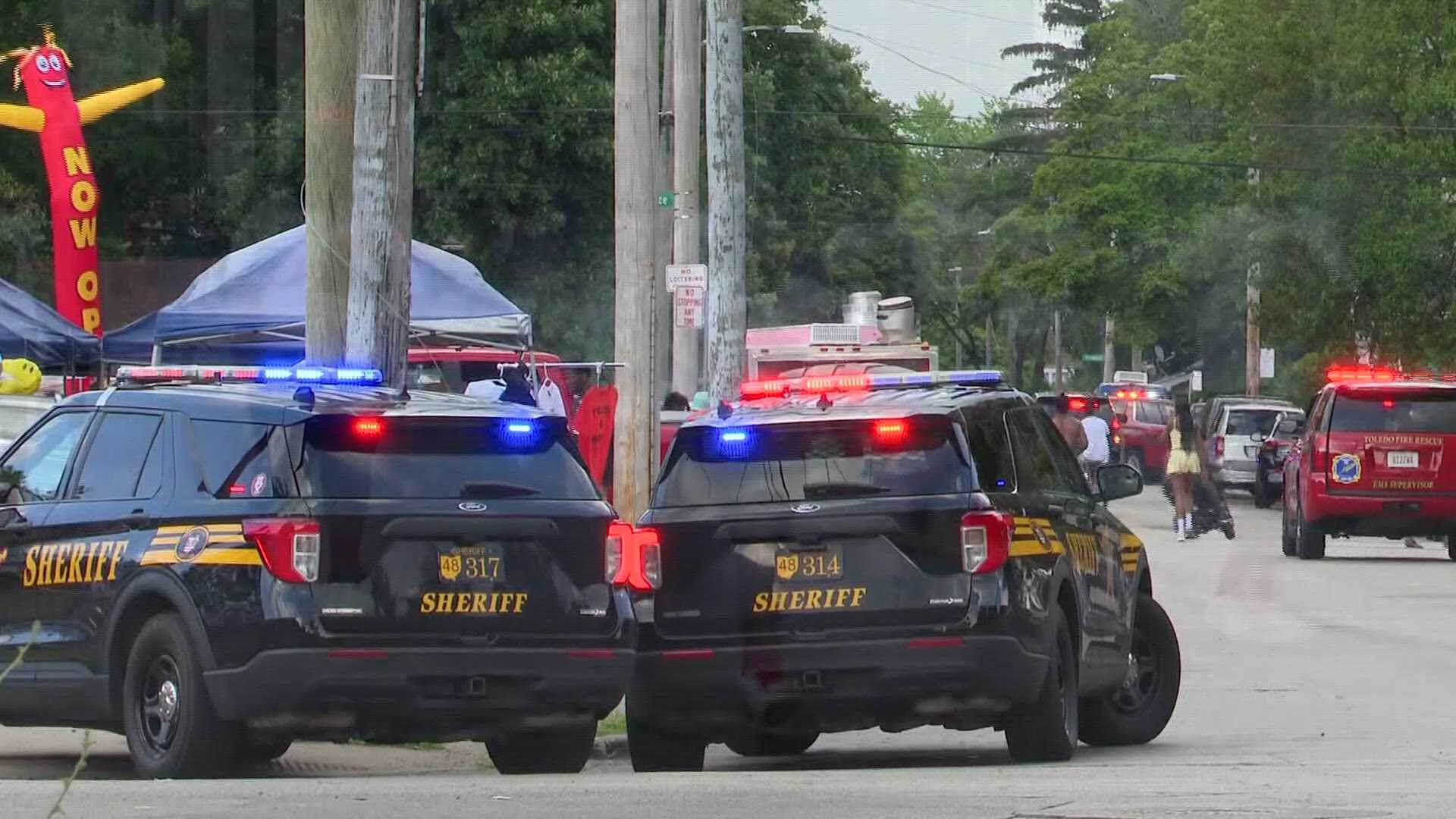 Ohio festival shooting leaves at least a dozen injured as police hunt suspects