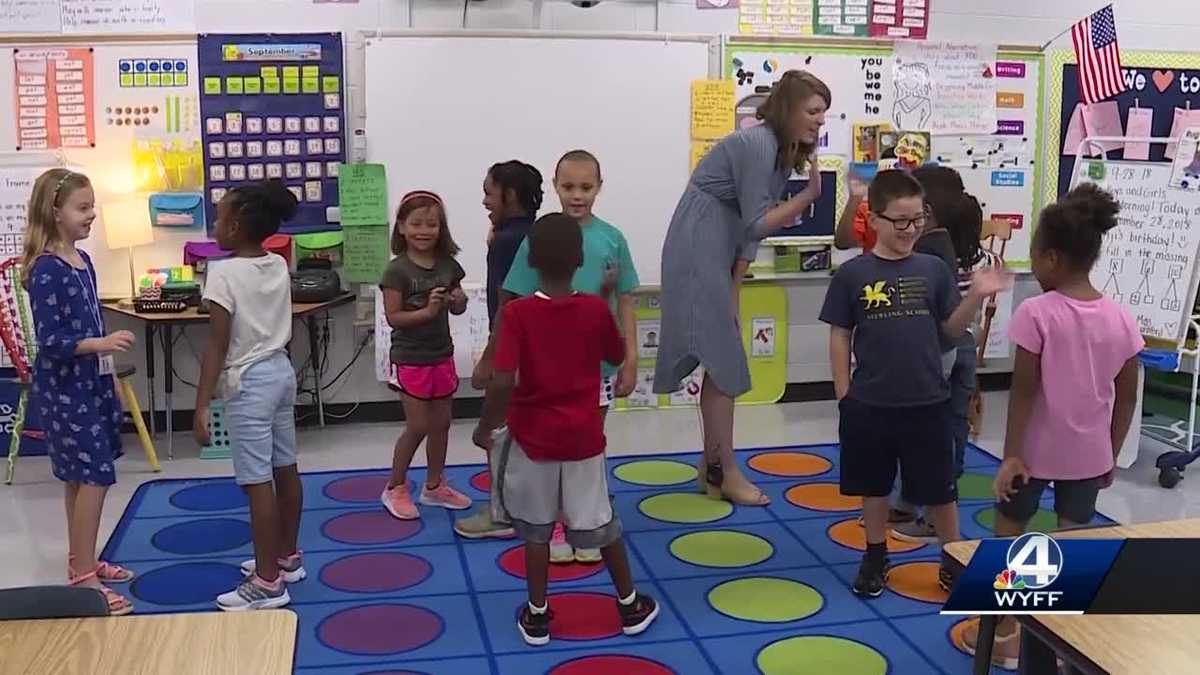 Sterling School teacher wins Golden Apple Award