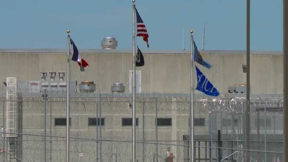 Department of corrections says Fort Dodge inmate died of COVID19