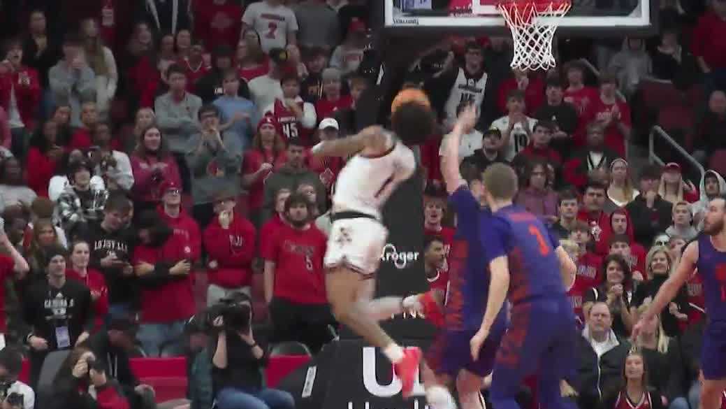 Louisville Tops Clemson in ACC Showdown