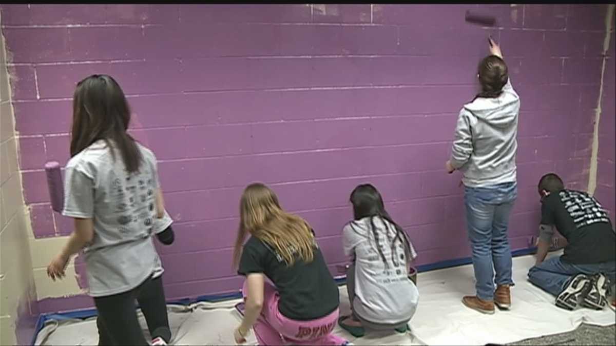 UNO students volunteer during spring break
