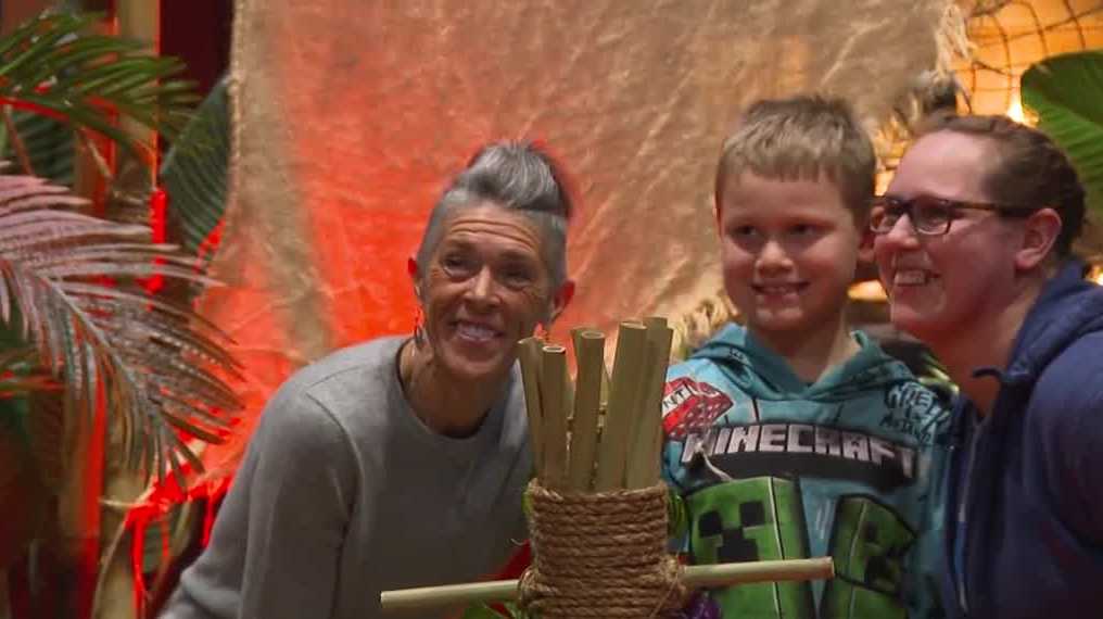 Hundreds gather in Iowa for chance to attend ‘Survivor 50’ finale