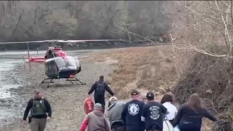 Two fishermen rescued from lower Illinois River in near Gore