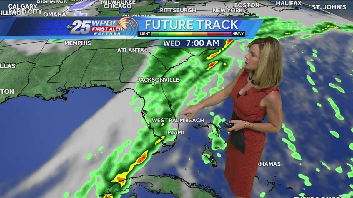 Showers and storms moving in ahead of Thanksgiving Day cold front
