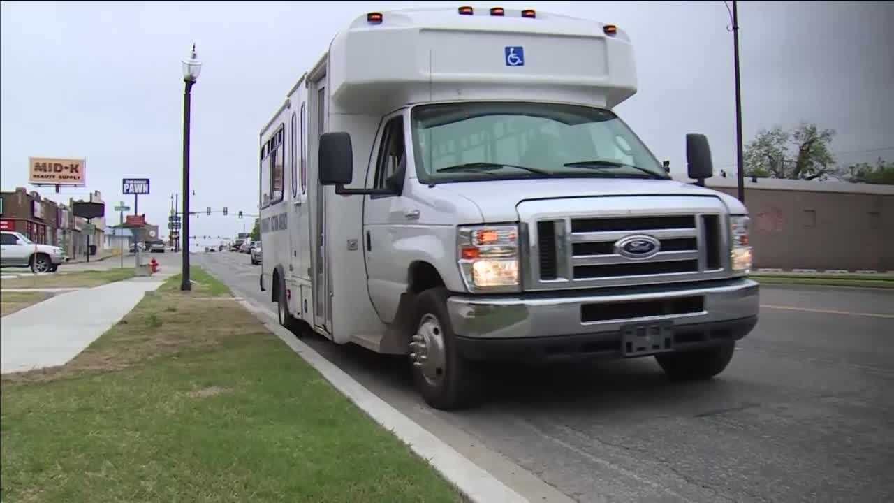 Embark extends shuttle service to help people get to new grocery store in northeast OKC - Vimarsana News