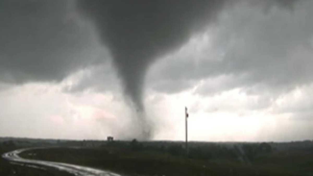Video captures storm chaser's close encounter with tornado in Chester