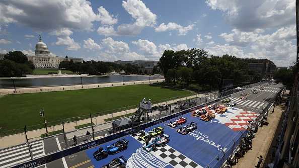 Photo: WBAL-TV washington, dc - august 23: #10: alex palou, chip ganassi racing honda and #27: kyle kirkwood, andretti global honda lead