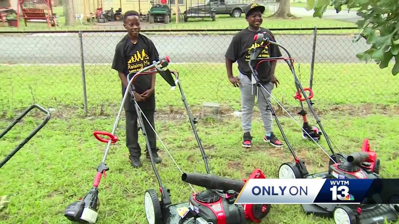 Alabama man surprises 11-year-olds with lawn gear - Vimarsana News