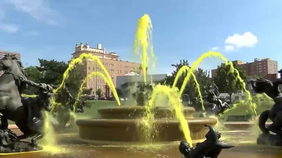 City of Fountains is turning blue for Royals