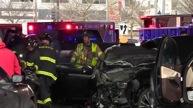 Crash ties up I-293 North in Manchester - Vimarsana News