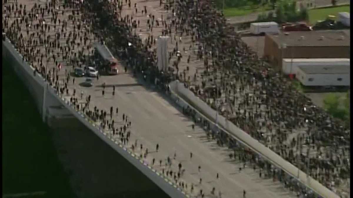 Minnesota governor: Semi driver was confused when he drove into crowd