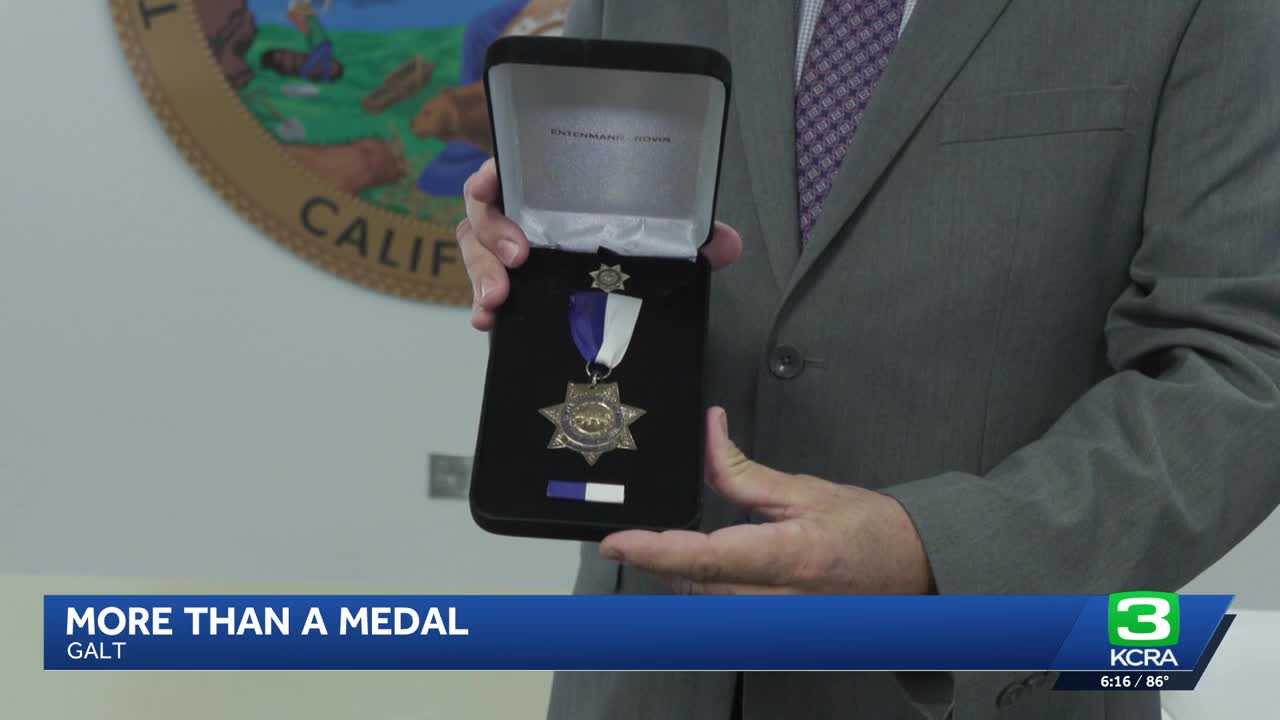 Retired officer honored with medal for rescue efforts in deadly Highway 99 DUI crash