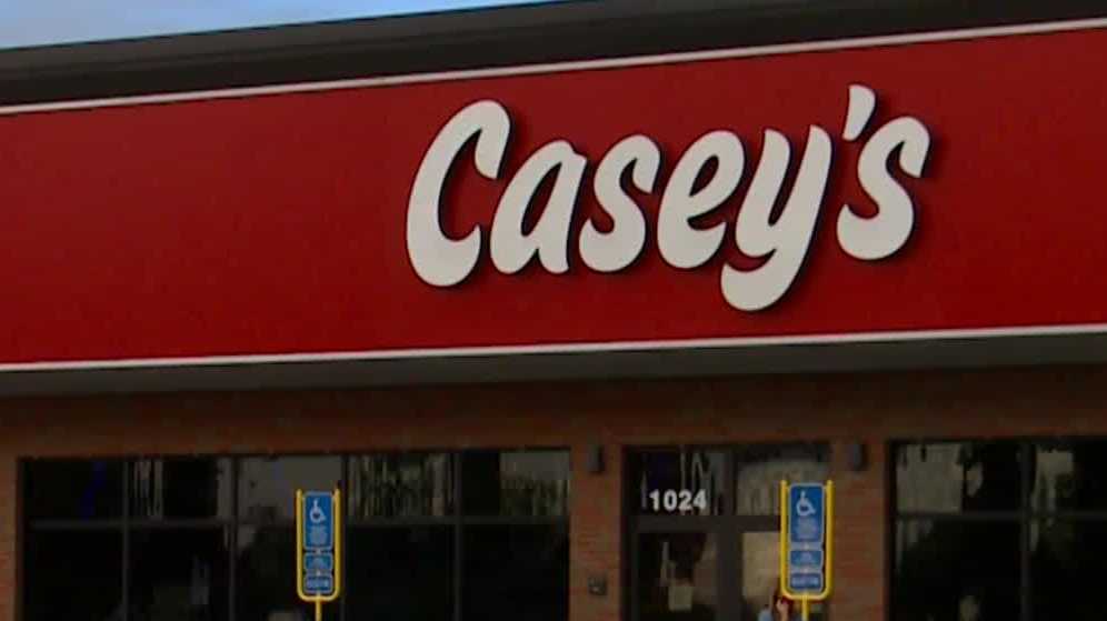 pizza priority casey s to open first store without gasoline pizza priority casey s to open first